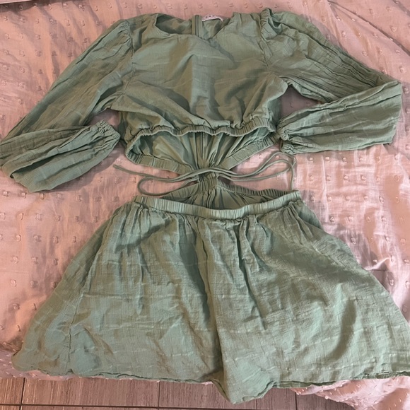 Cutout Midi Dress in light lime green - Picture 5 of 6